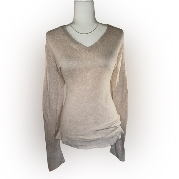 Ann Taylor Factory Sweaters - ESTATESALE - Ann Taylor Factory - Beige Cream V-Neck Sweater - Size XL
